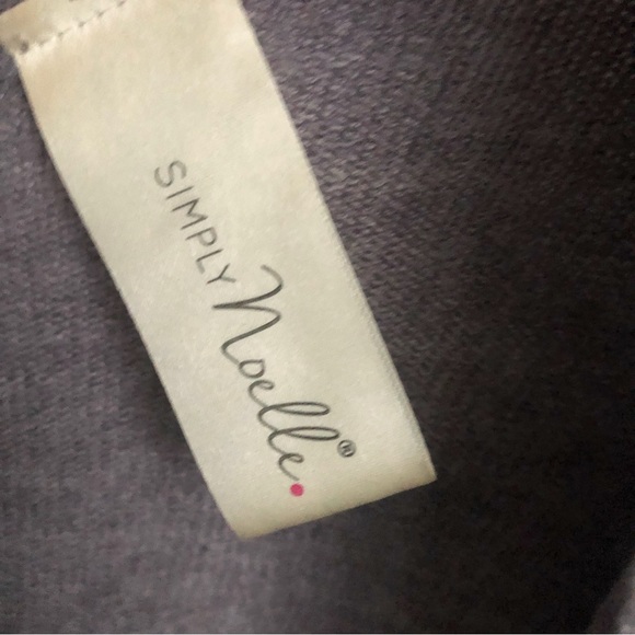 Simply Noelle gray shawl, open cardigan poncho - Picture 6 of 6